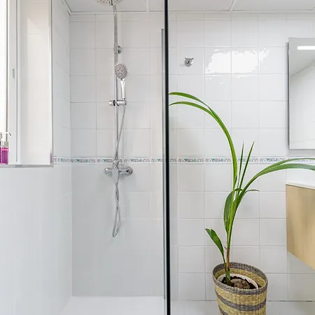 Oasis With Terrace And Sea Views With Rooftop Pool